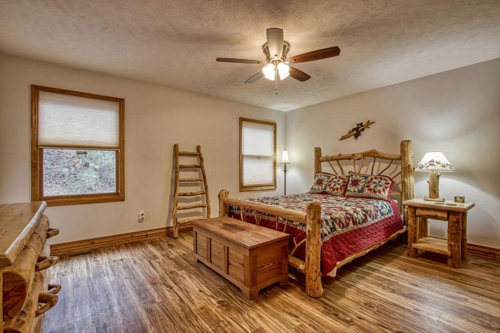 The Nuthouse Ii, Pool Table, Wifi, 1089 Free Tickets Each Paid Day, Dollywood And More Sevierville Esterno foto