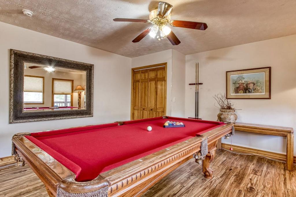 The Nuthouse Ii, Pool Table, Wifi, 1089 Free Tickets Each Paid Day, Dollywood And More Sevierville Camera foto