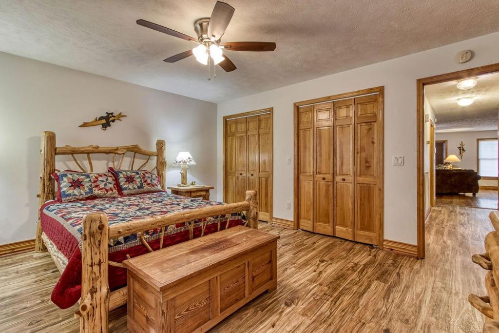 The Nuthouse Ii, Pool Table, Wifi, 1089 Free Tickets Each Paid Day, Dollywood And More Sevierville Camera foto