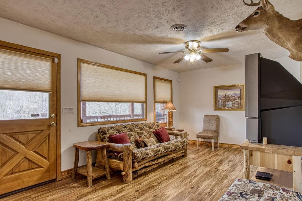The Nuthouse Ii, Pool Table, Wifi, 1089 Free Tickets Each Paid Day, Dollywood And More Sevierville Camera foto
